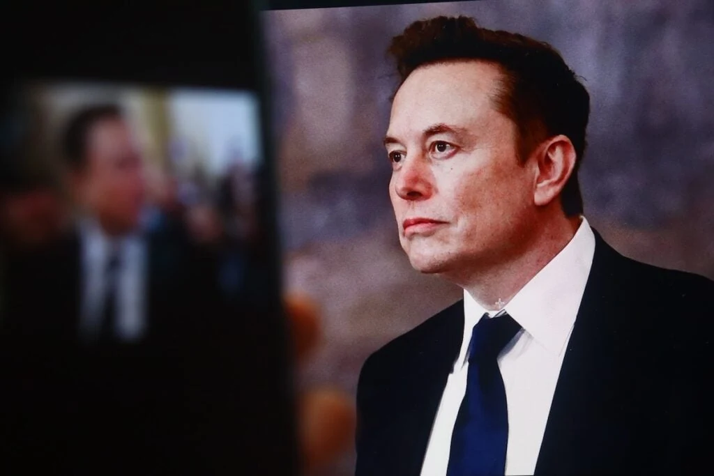 Mike Lee Defends Elon Musk Against Bernie Sanders’ Wealth Criticism: ‘It Belongs to Him’