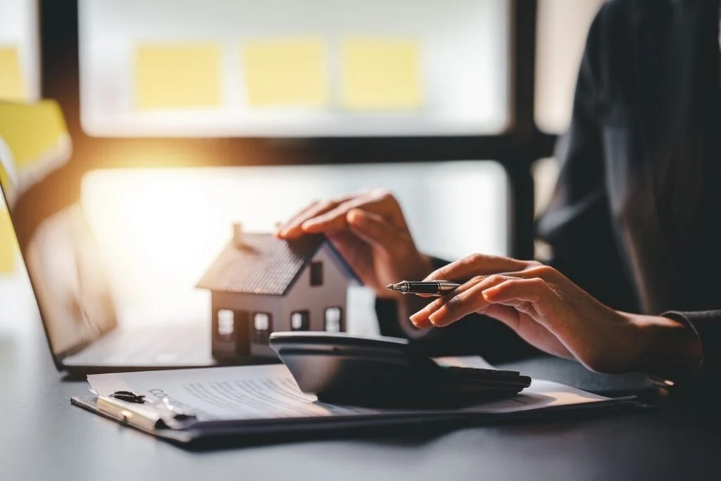 Woman, 44, Cashes Out $600,000 In Company Stock — Her Husband Wants To Use Every Dollar To Pay Off Their Mortgage